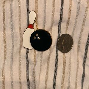BOWLER??  vintage bowling enamel pin brooch ~ pin. ‘HAPPY DAYS’